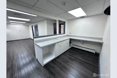 107 Stuyvesant Avenue #201, Lyndhurst Township, NJ 07071 - Photo 4