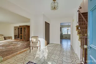 34 Stratford Cir, Edison, NJ 08820 - Photo 6