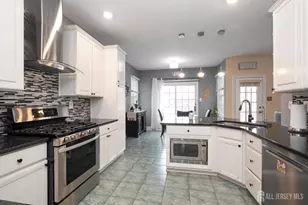 3 Wycklow Dr, Robbinsville, NJ 08691 - Photo 4