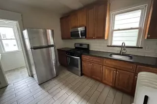 7 Maple St, New Brunswick, NJ 08901 - Photo 2