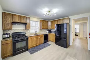 14 Amherst St, Highland Park, NJ 08904 - Photo 6