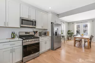 51 Dartmouth St, Edison, NJ 08837 - Photo 12