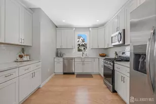 51 Dartmouth St, Edison, NJ 08837 - Photo 10