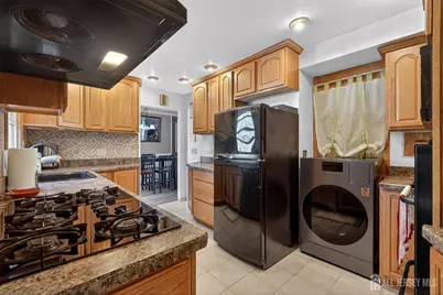 77 W Arthur Place, Iselin, NJ 08830 - Photo 10