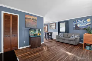 77 W Arthur Pl, Iselin, NJ 08830 - Photo 4