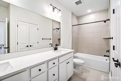 507 Sadie Circle, New Brunswick, NJ 08901 - Photo 18