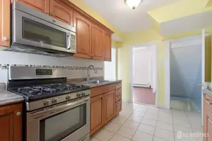 25 Langley Pl, New Brunswick, NJ 08901 - Photo 4