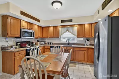 9 Parkside Drive, Spotswood, NJ 08884 - Photo 8