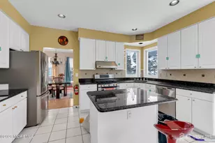 18 Lysbeth Ln, Matawan, NJ 07748 - Photo 10