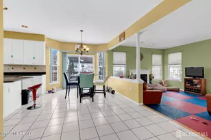 18 Lysbeth Ln, Matawan, NJ 07748 - Photo 6