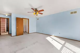 18 Erik Dr, North Brunswick Township, NJ 08902 - Photo 16