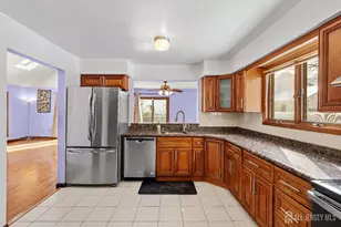 18 Erik Dr, North Brunswick Township, NJ 08902 - Photo 10