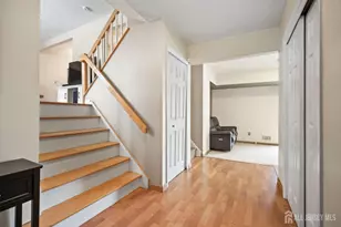 29 Hollywood Dr, Woodbridge Township, NJ 07095 - Photo 4
