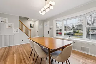 32 Tanglewood Ln, Colonia, NJ 07067 - Photo 2