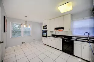 21 Warren Dr, Old Bridge Township, NJ 08857 - Photo 8