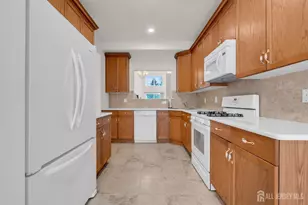 802 Schindler Dr, South Brunswick Township, NJ 08852 - Photo 16