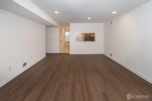 801 Woodbridge Commons Way, Iselin, NJ 08830 - Photo 10