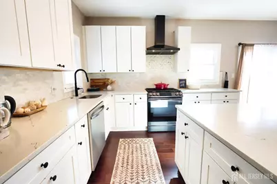 28 E Duchess Avenue, Middletown, NJ 07748 - Photo 1