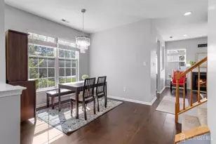 101 Dahlia Cir, South Brunswick Township, NJ 08810 - Photo 10