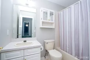 93 Amy Dr, North Brunswick Township, NJ 08902 - Photo 28