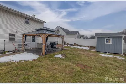 175 E Rosewood Lane, Port Reading, NJ 07064 - Photo 22