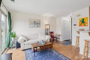 130 Longfield Ct, East Brunswick Township, NJ 08816 - Photo 4