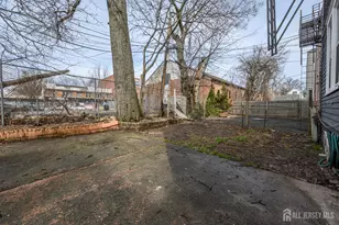 1053 Hunterdon St, Newark, NJ 07112 - Photo 44