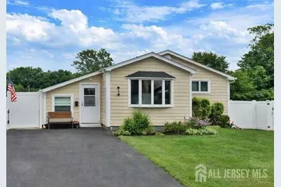 100 Pinetree Drive, Sayreville, NJ 08859 - Photo 1