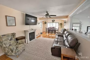 100 Pinetree Dr, Sayreville, NJ 08859 - Photo 4