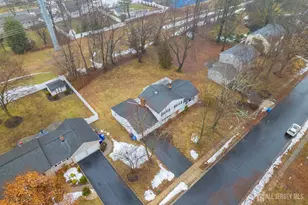 1035 Hillside Dr, North Brunswick Township, NJ 08902 - Photo 28