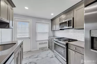 29-B Garfield Park, Edison, NJ 08837 - Photo 2