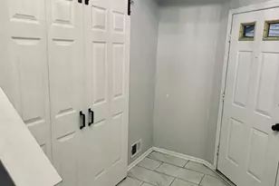 1 Upperbrook Ct, Sayreville, NJ 08859 - Photo 4