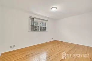 1040 Hillside Dr, North Brunswick Township, NJ 08902 - Photo 30