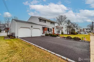 34 Timberlane Dr, Colonia, NJ 07067 - Photo 2