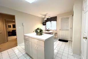 92 Winthrop Rd, Monroe Township, NJ 08831 - Photo 4