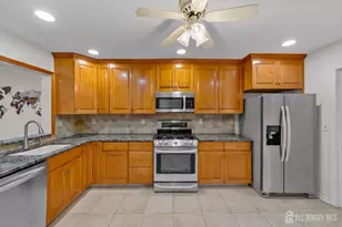 32 Coriander Dr, South Brunswick Township, NJ 08540 - Photo 8