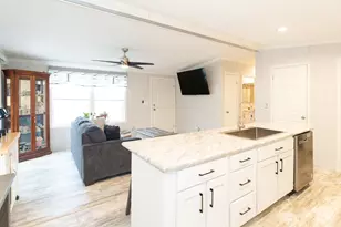 4 Oakdale Village Dr, South Brunswick Township, NJ 08902 - Photo 6