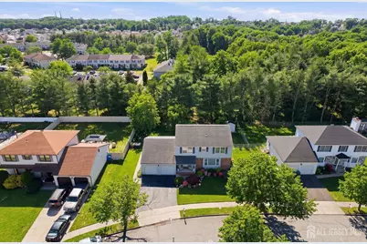 3 Locklin Court, Sayreville, NJ 08872 - Photo 30