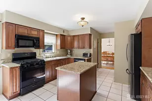 3 Locklin Ct, Sayreville, NJ 08872 - Photo 8
