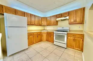 479 Danbury Ln, East Brunswick Township, NJ 08816 - Photo 4