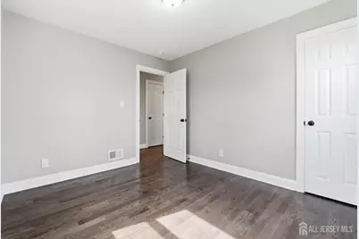 215 Oakmanor Parkway, South Plainfield, NJ 07080 - Photo 18