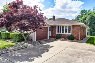 5 Hilltop Ave, Sayreville, NJ 08879 - Photo 2