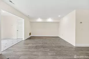 163 Hidden Hollow Ct, Edison, NJ 08820 - Photo 4