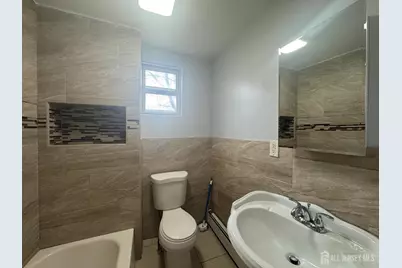 556 Roosevelt Avenue #1, Carteret, NJ 07008 - Photo 4