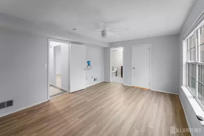 320 Plymouth Road, North Brunswick Township, NJ 08902 - Photo 4