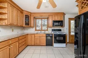 31 W Grochowiak Street W, South River, NJ 08882 - Photo 14