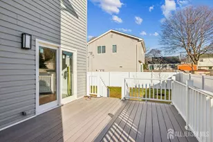 239 Suttons Ln, Edison, NJ 08817 - Photo 38