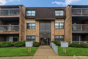 1518 Raspberry Ct, Edison, NJ 08817 - Photo 2