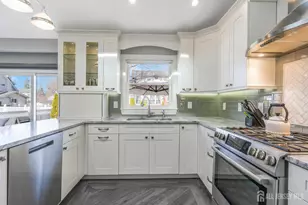 230 Melrose Ave, Middlesex, NJ 08846 - Photo 10