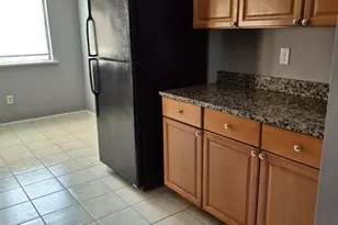 915 Edison Glen Terrace, Edison, NJ 08837 - Photo 4